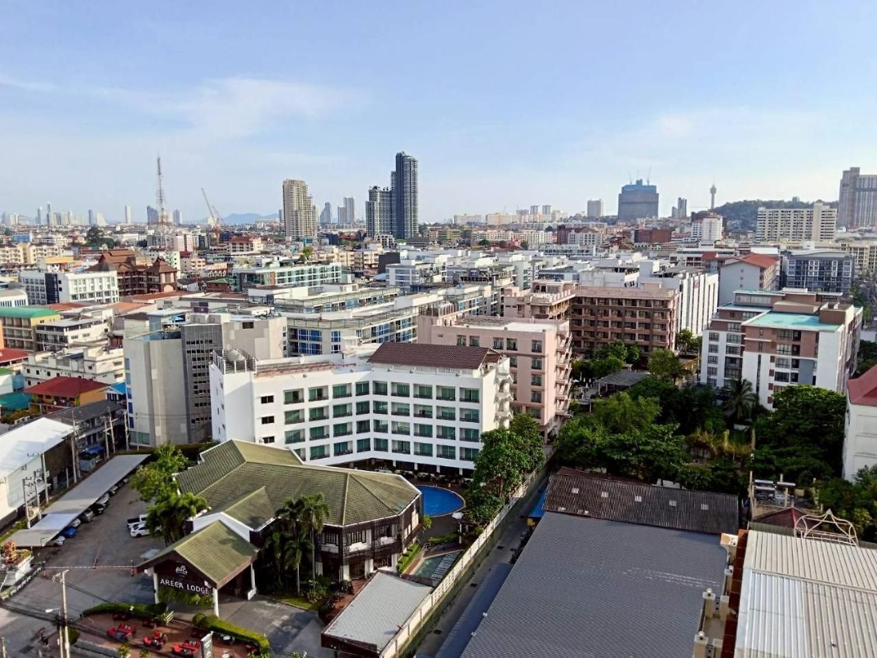 อพาร์ทเม้น The Base Pattaya, High Floor, Seaview *