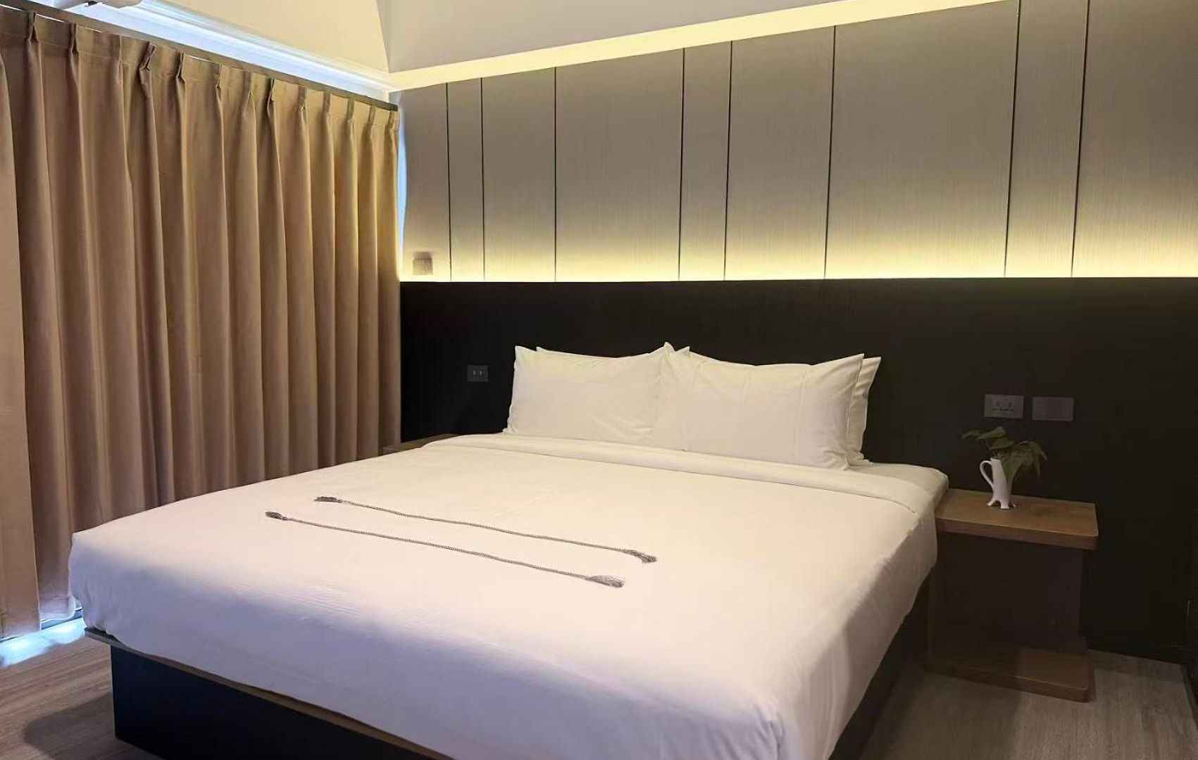 X โรงแรม