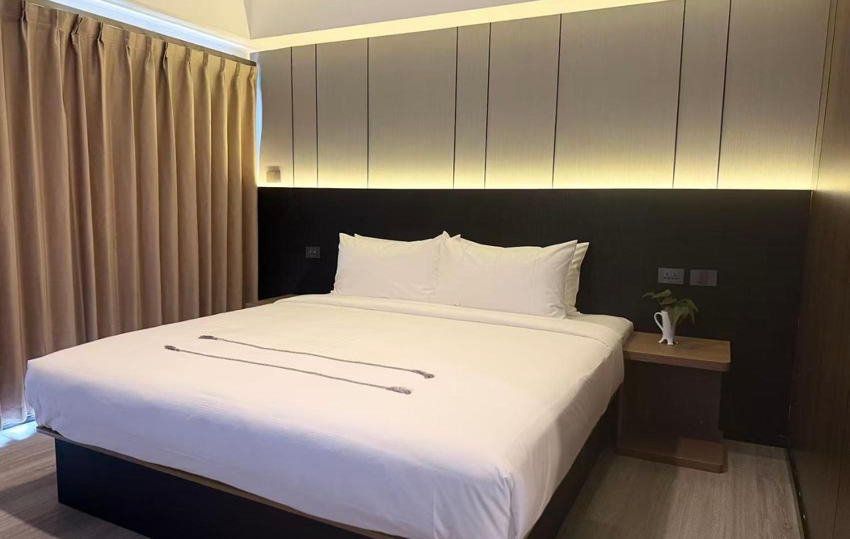 X โรงแรม