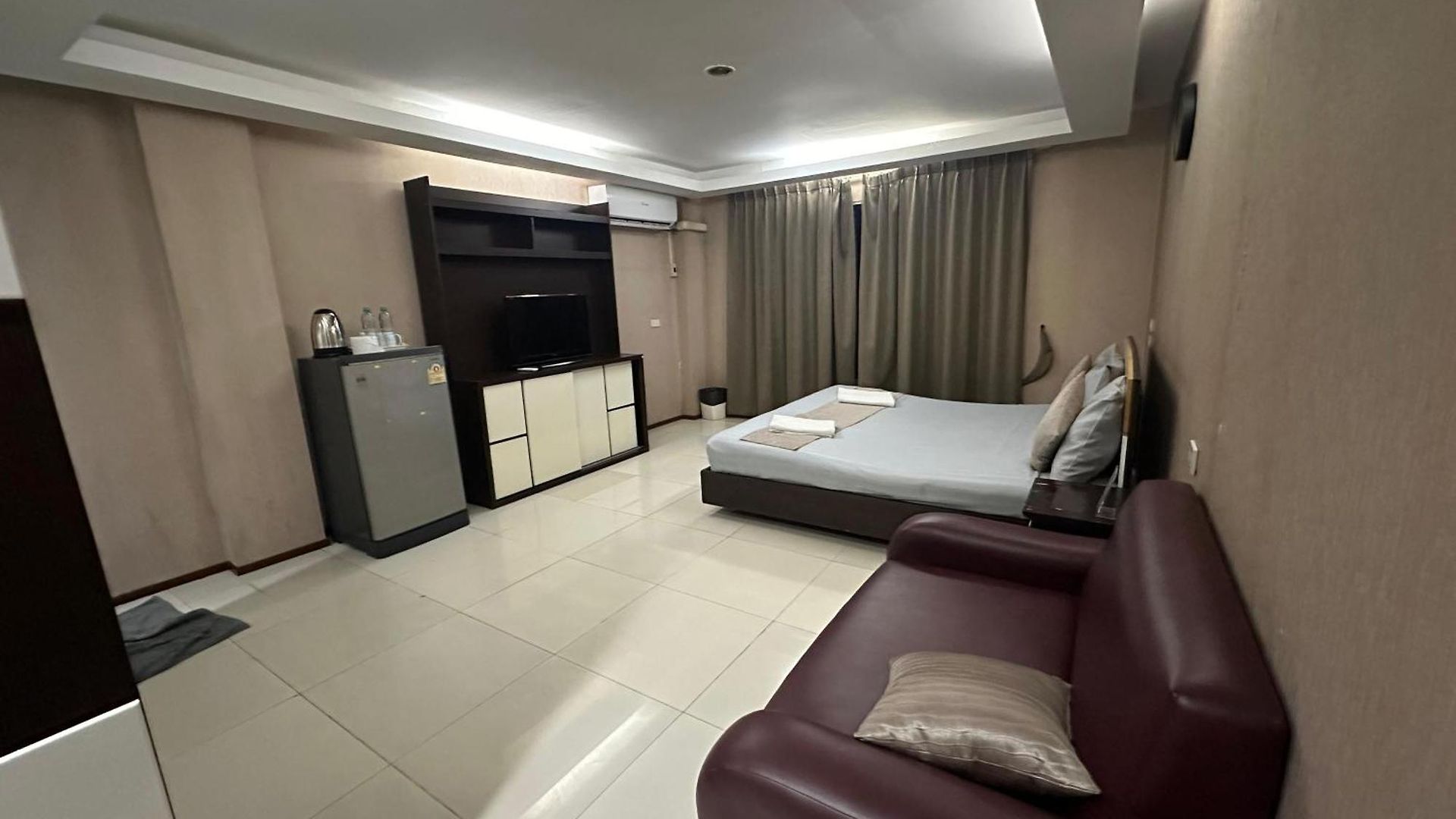 โรงแรม Hop Stays-pattaya 2*