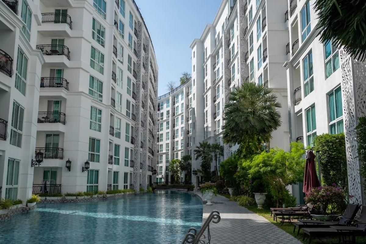 Olympus Garden Direct Pool Access By Sankalp อพาร์ทเม้น Pattaya