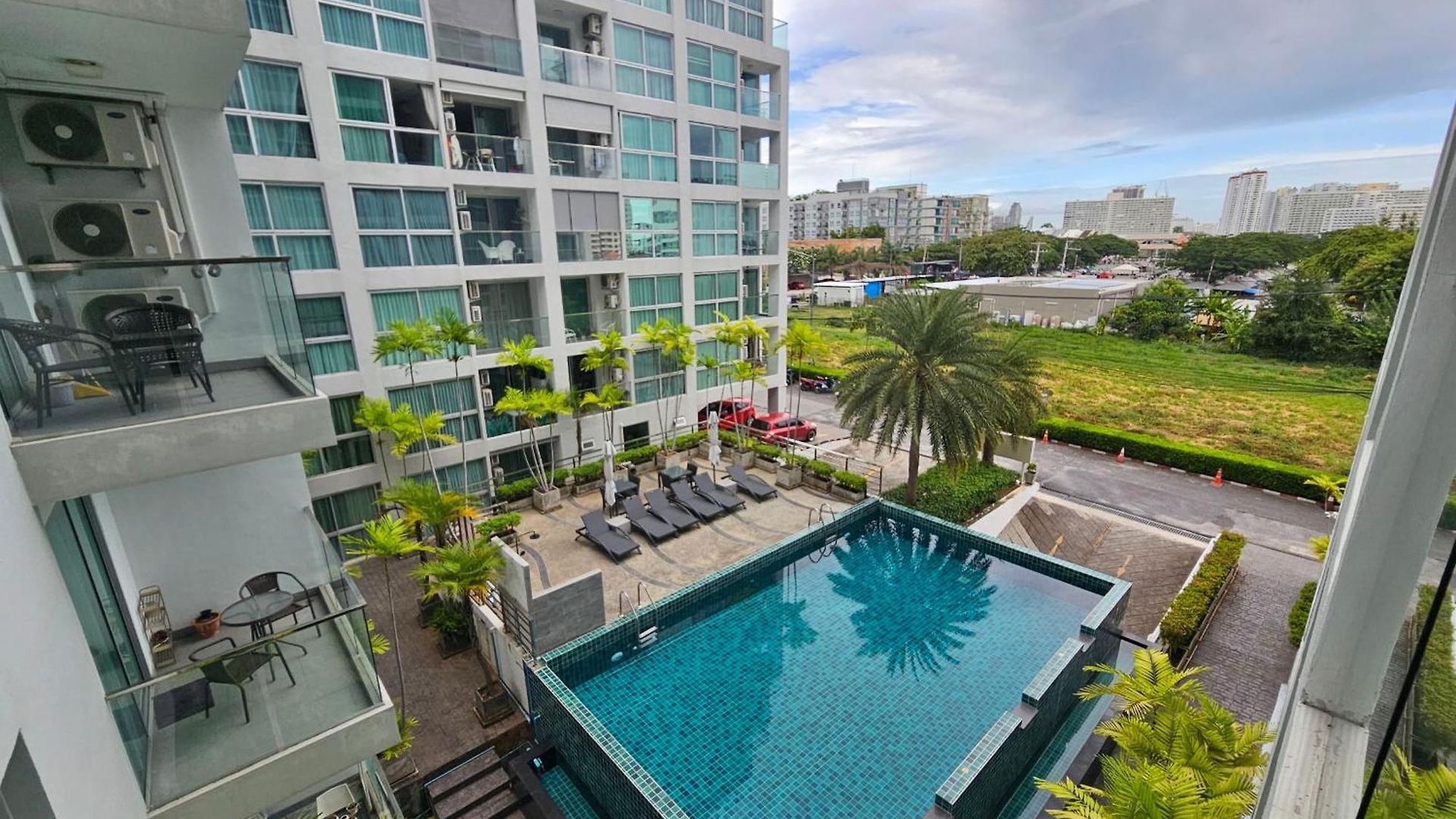 อพาร์ทเม้น Park Royal 3, Pratamnak Soi 6,