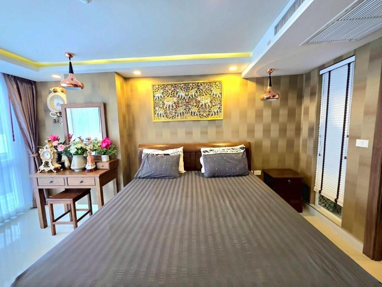 Grand Avenue Middle Town Pattaya