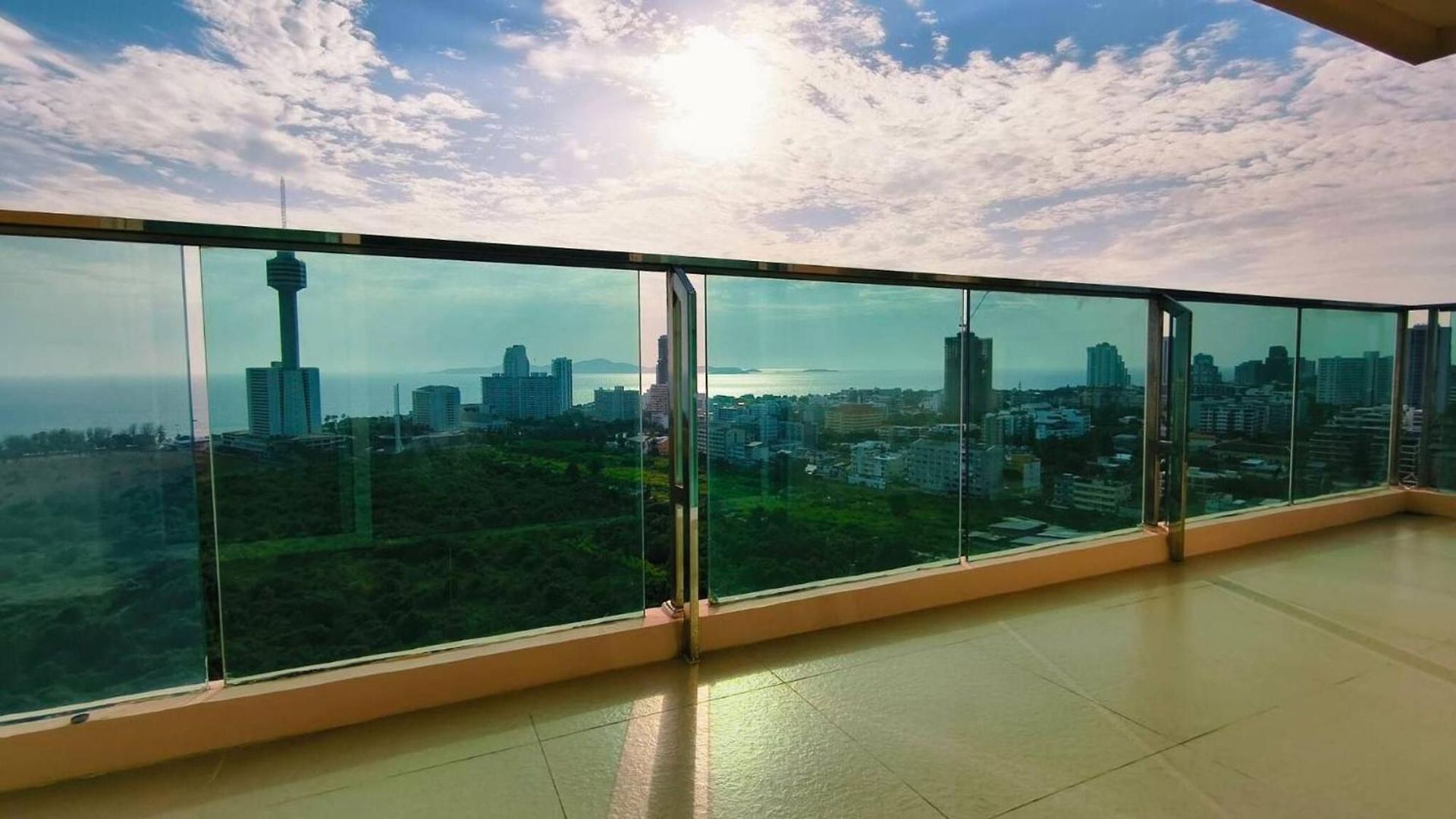 Apartment Luxury 2-bedroom Sea View Escape Pattaya