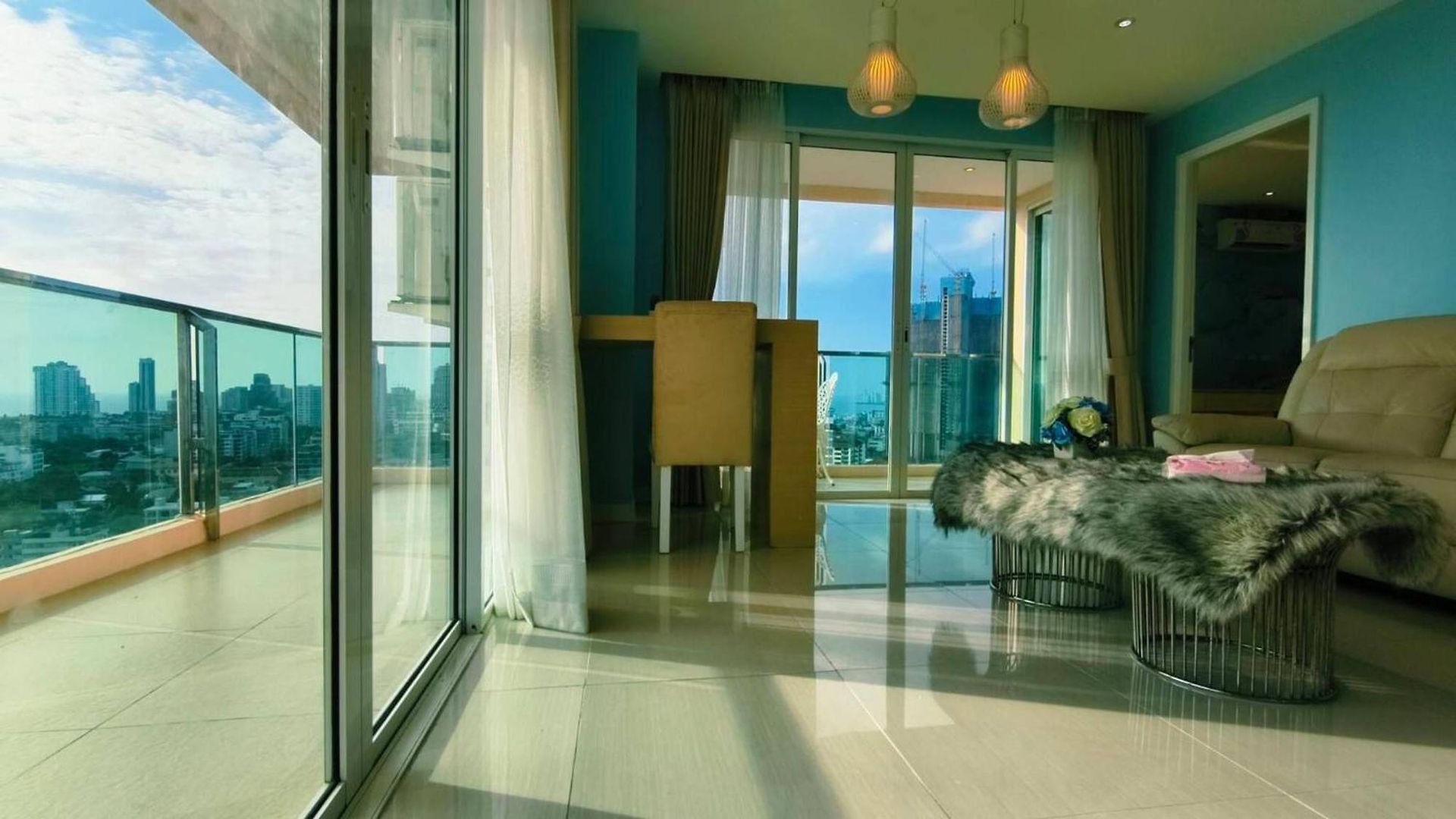 Luxury 2-bedroom Sea View Escape