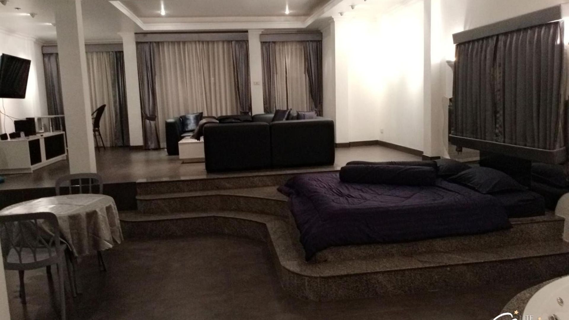 อพาร์ทเม้น 115sqm Type Jacucci - 301 Pattaya