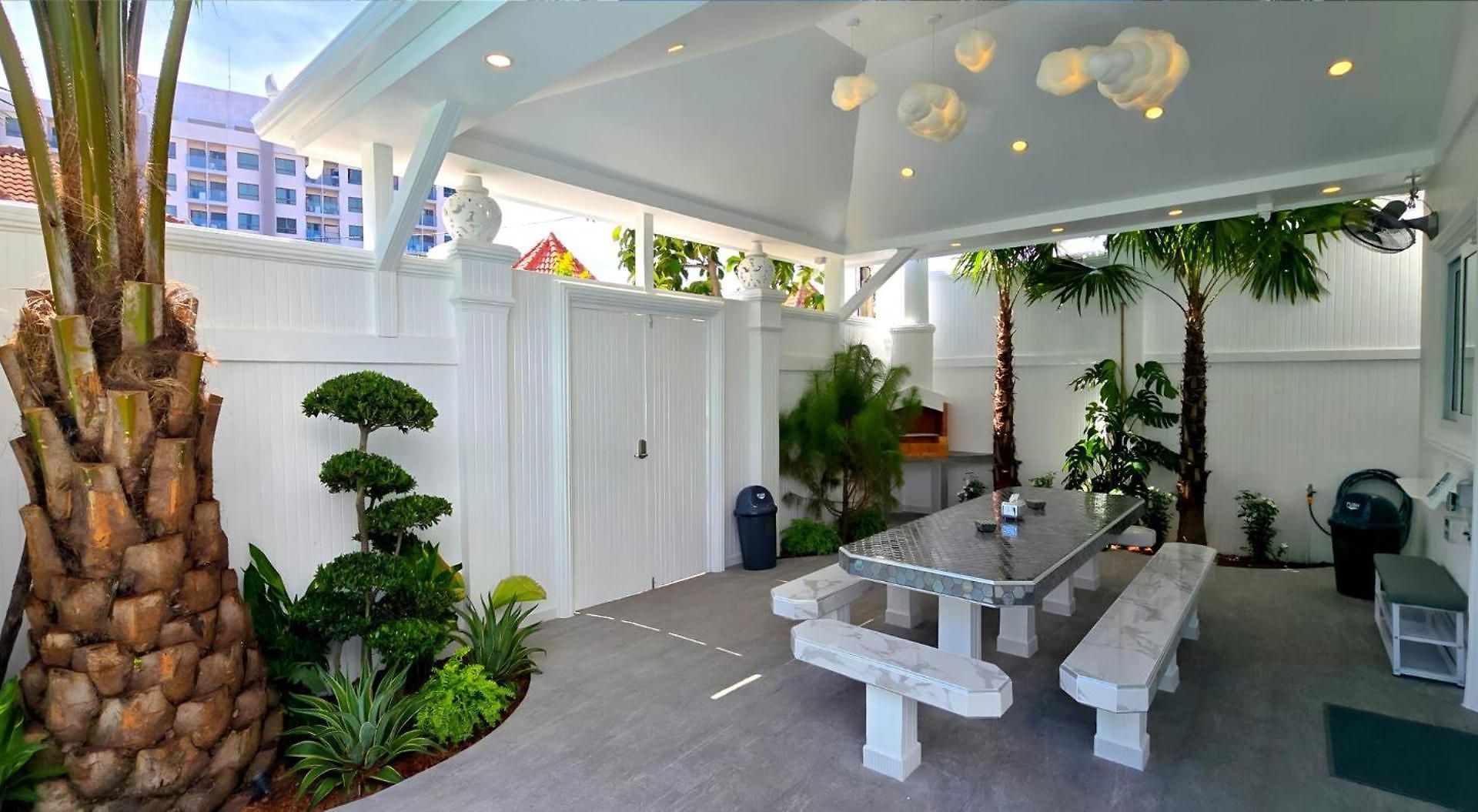 Lumaland Luxury Pool Walking Street *