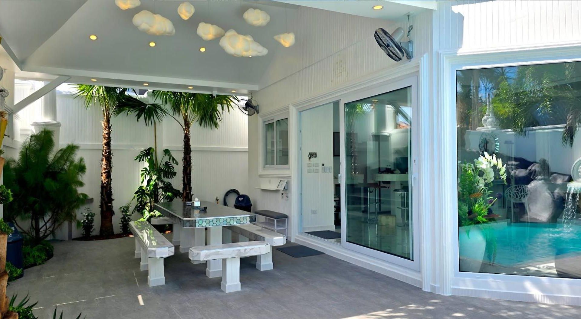 Lumaland Luxury Pool Walking Street วิลล่า *