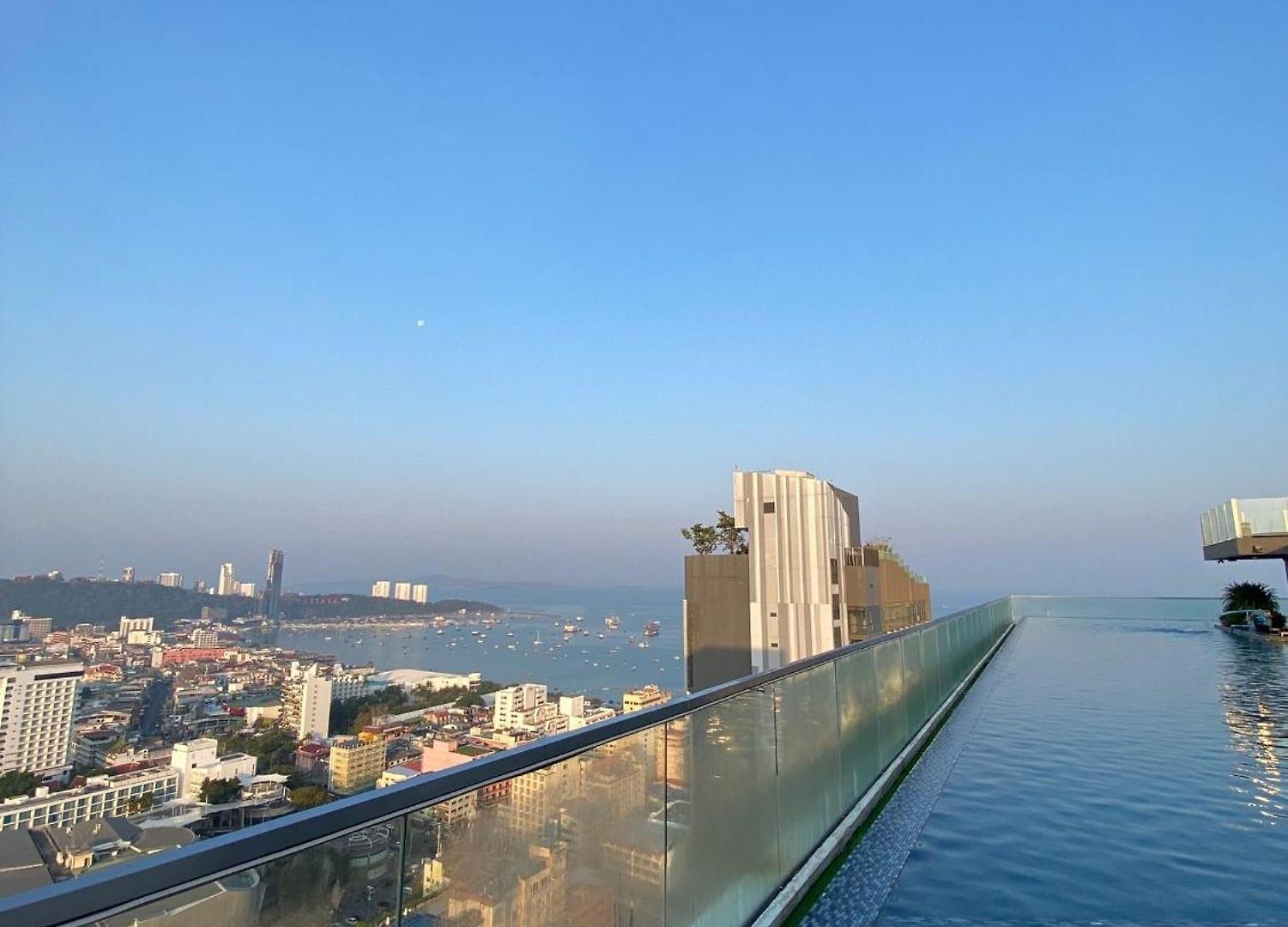 The Base Pattaya, High Floor, Seaview อพาร์ทเม้น *