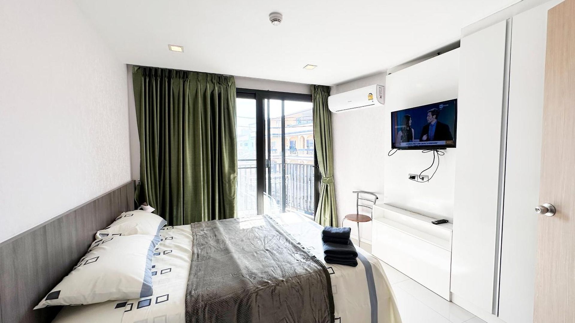 The Urban Attitude By Thaiminatorpattaya 2 Bed Apartment *