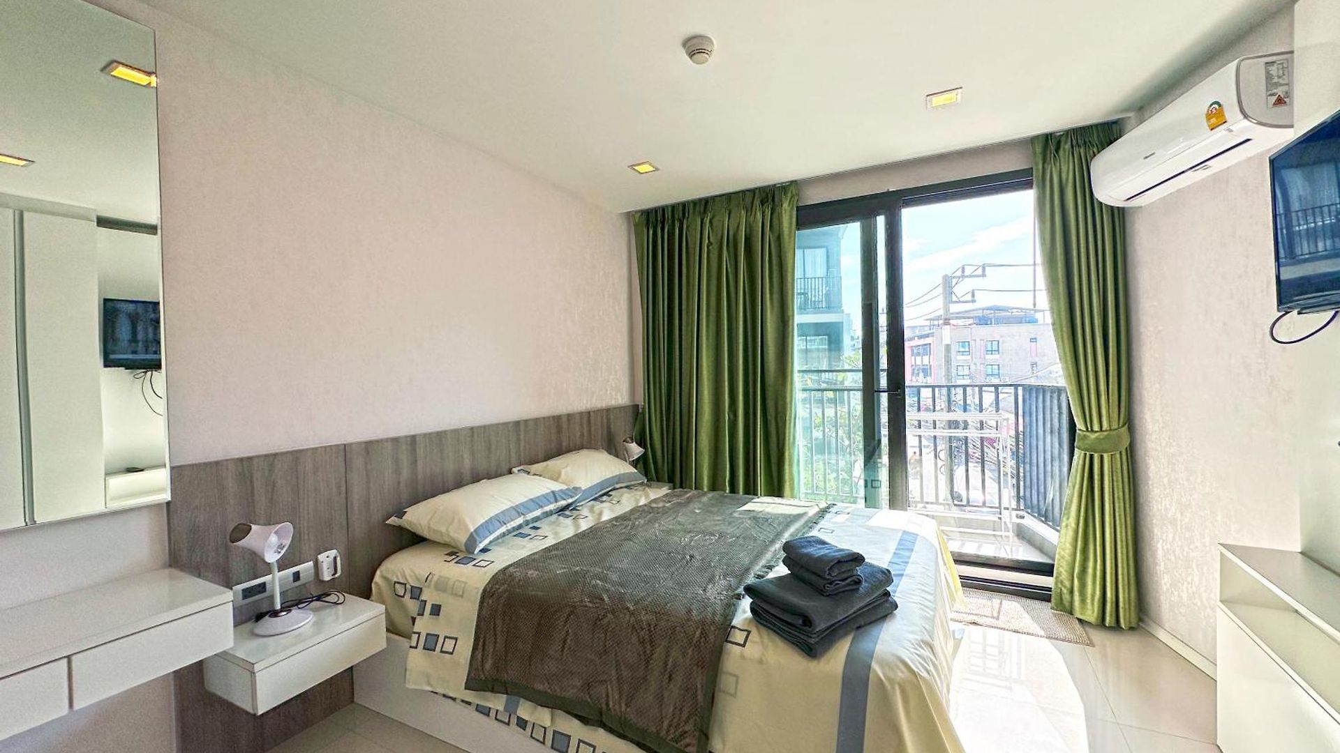 The Urban Attitude By Thaiminatorpattaya 2 Bed Apartment Pattaya