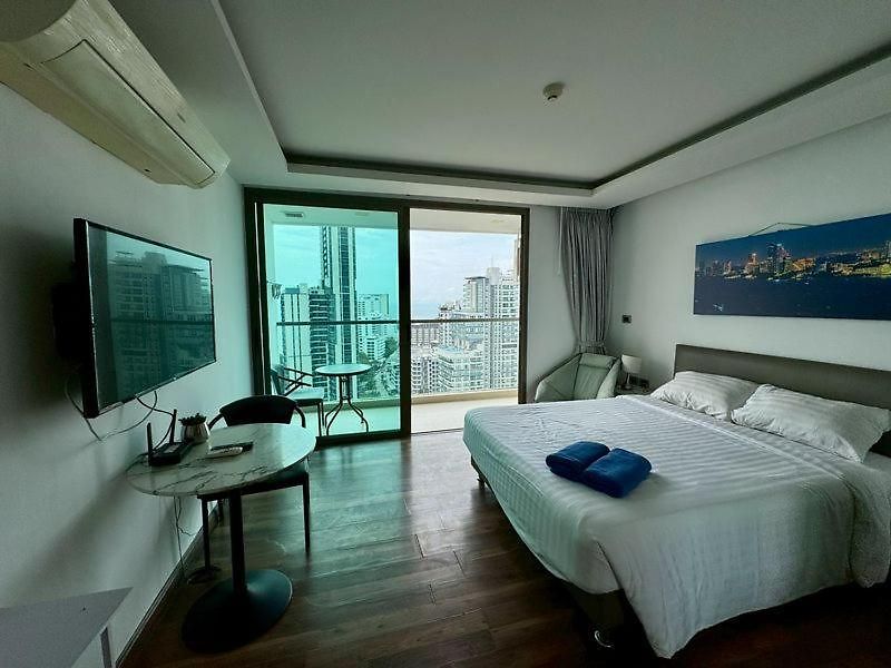 อพาร์ทเม้น The Peak Towers By Psr Pattaya