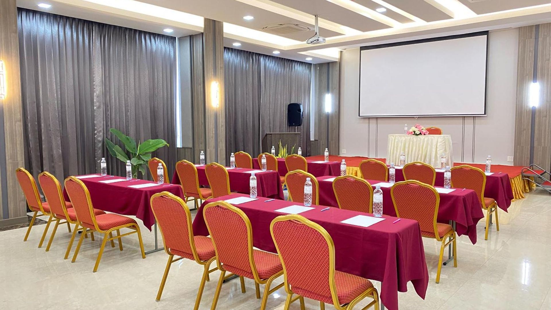 โรงแรม Vareena Palace Pattaya