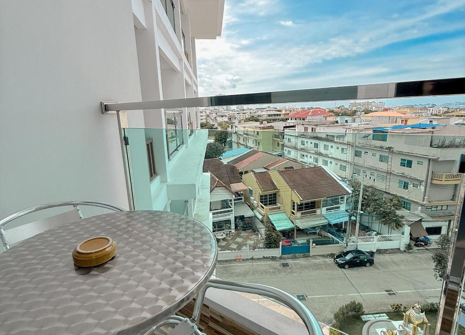 โรงแรม Vareena Palace 5*