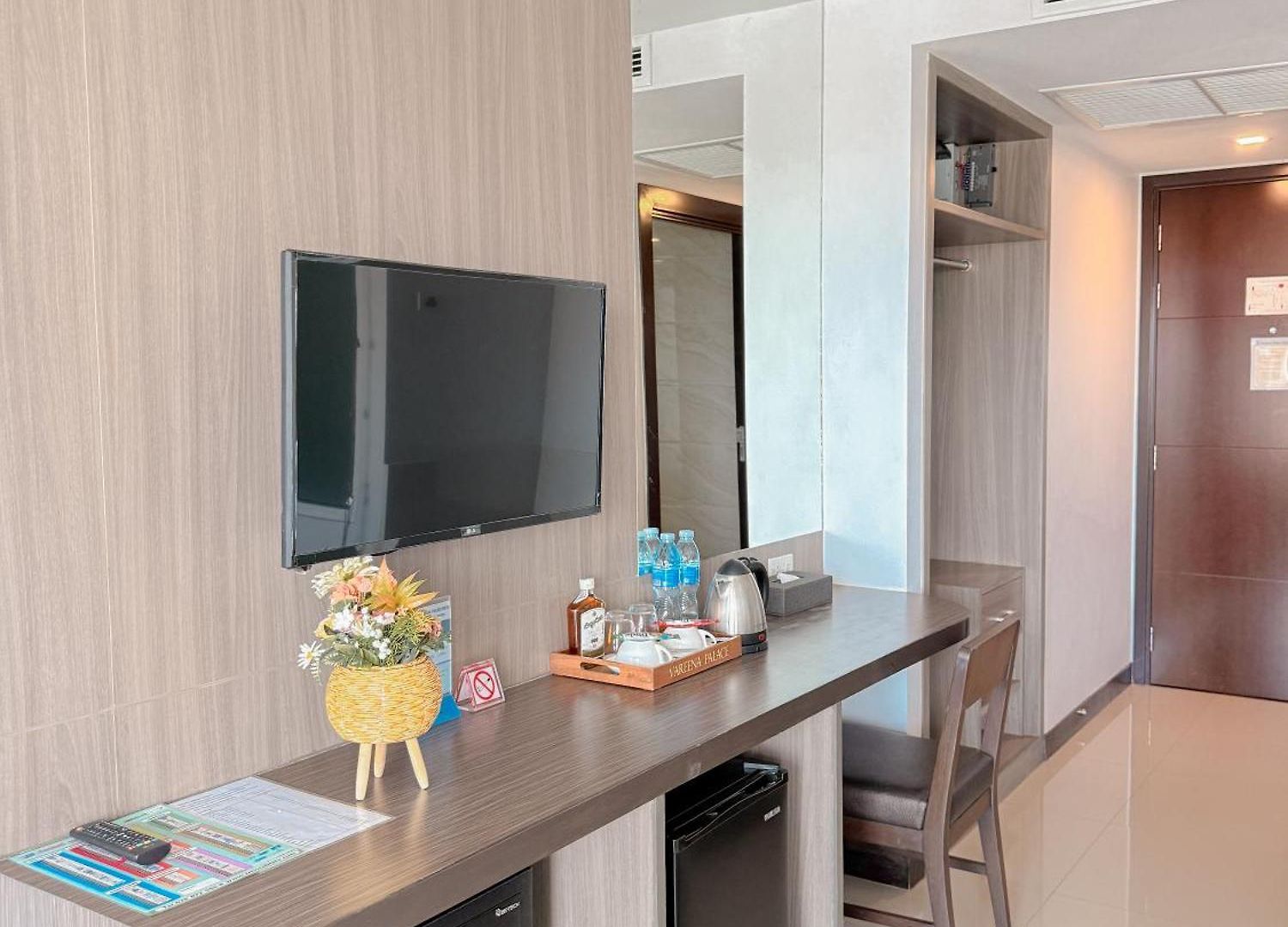 Vareena Palace โรงแรม Pattaya