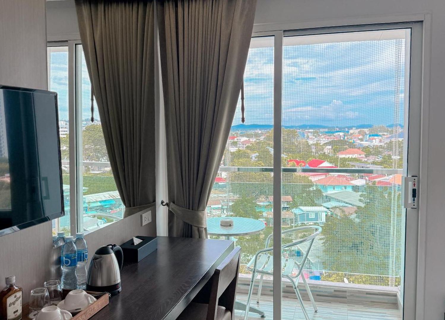 Vareena Palace โรงแรม