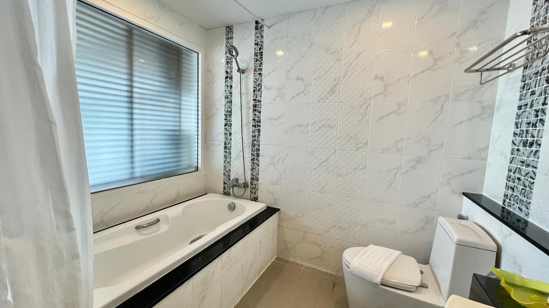 Vareena Palace โรงแรม 5*