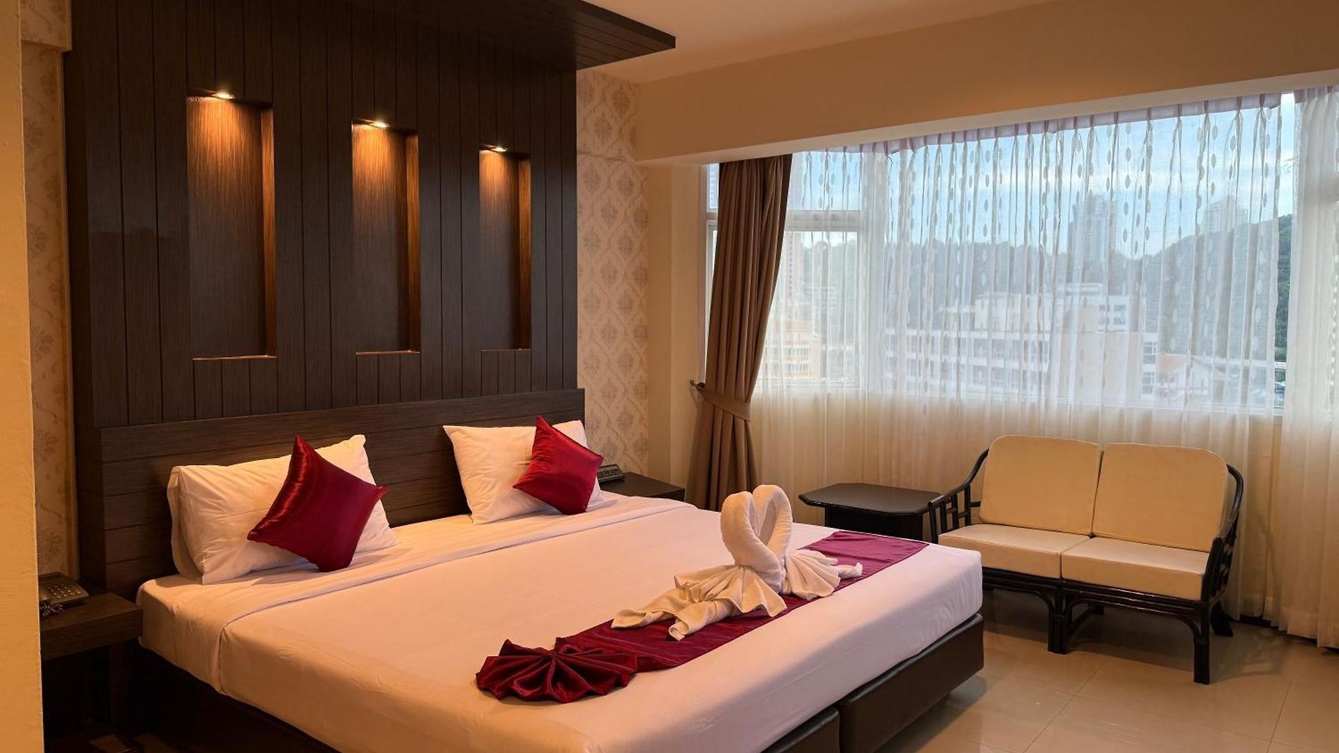 โรงแรม Suncity 4*