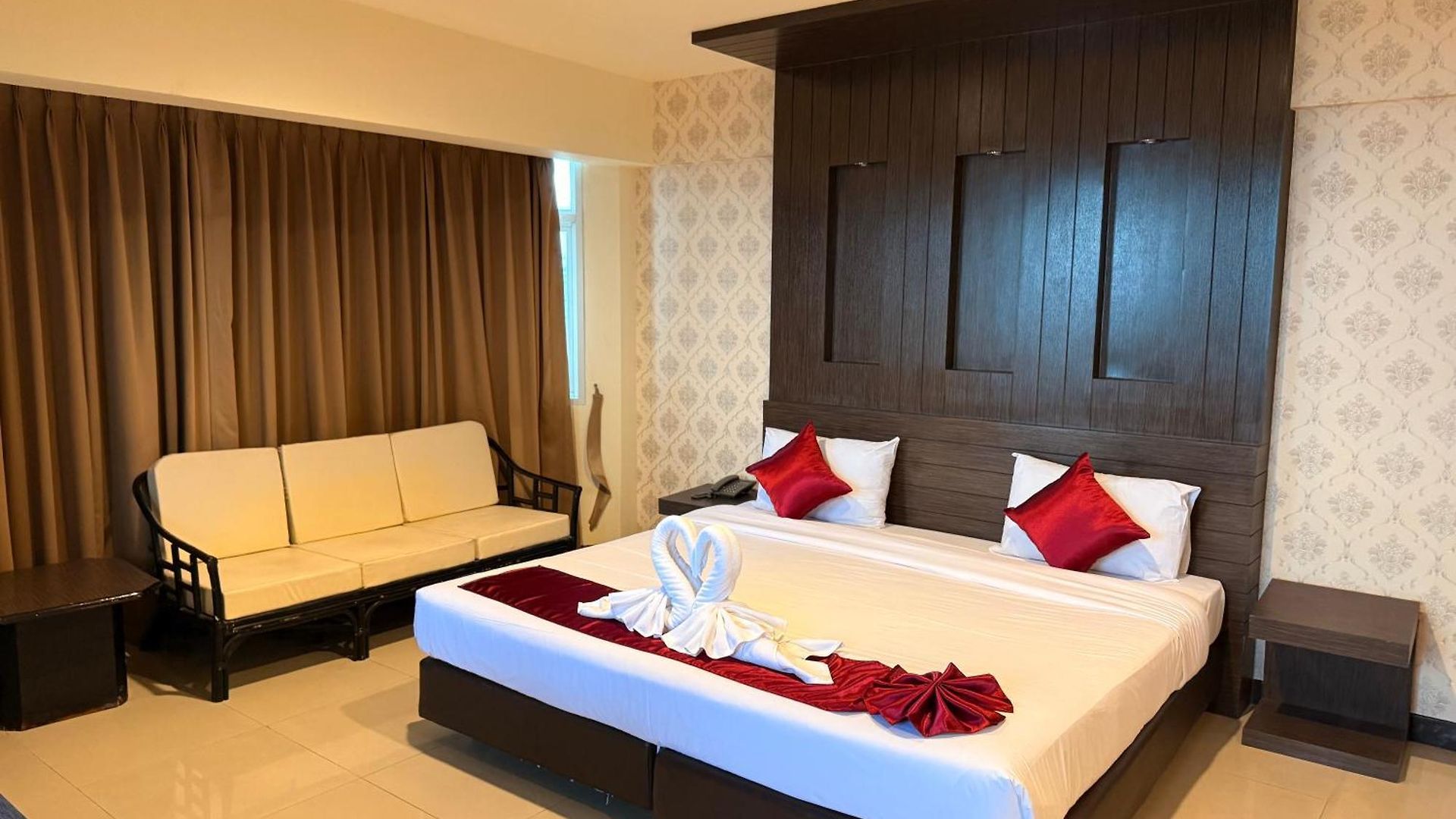 โรงแรม Suncity