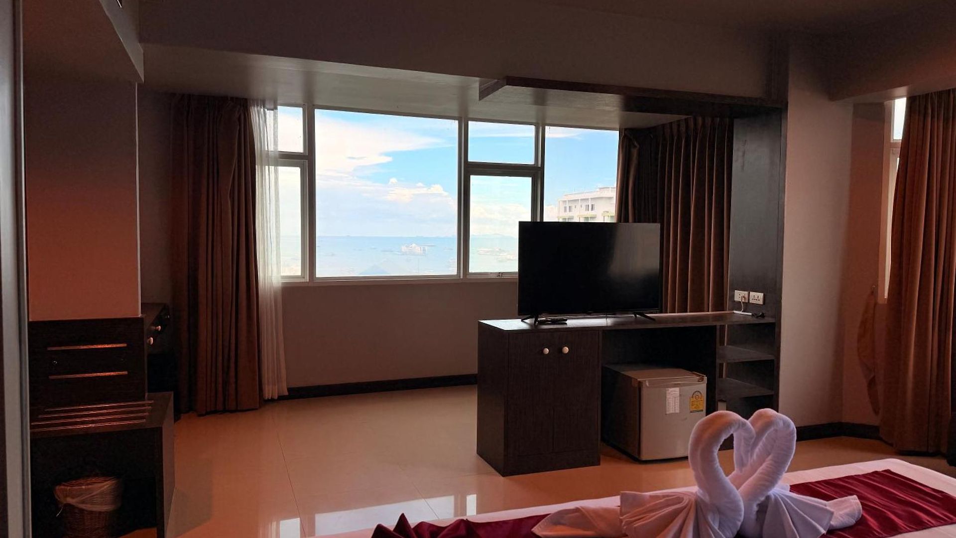 โรงแรม Suncity 4*