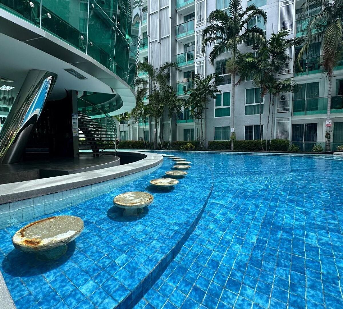 Modern 1br Near Soi Bukouw อพาร์ทเม้น Pattaya