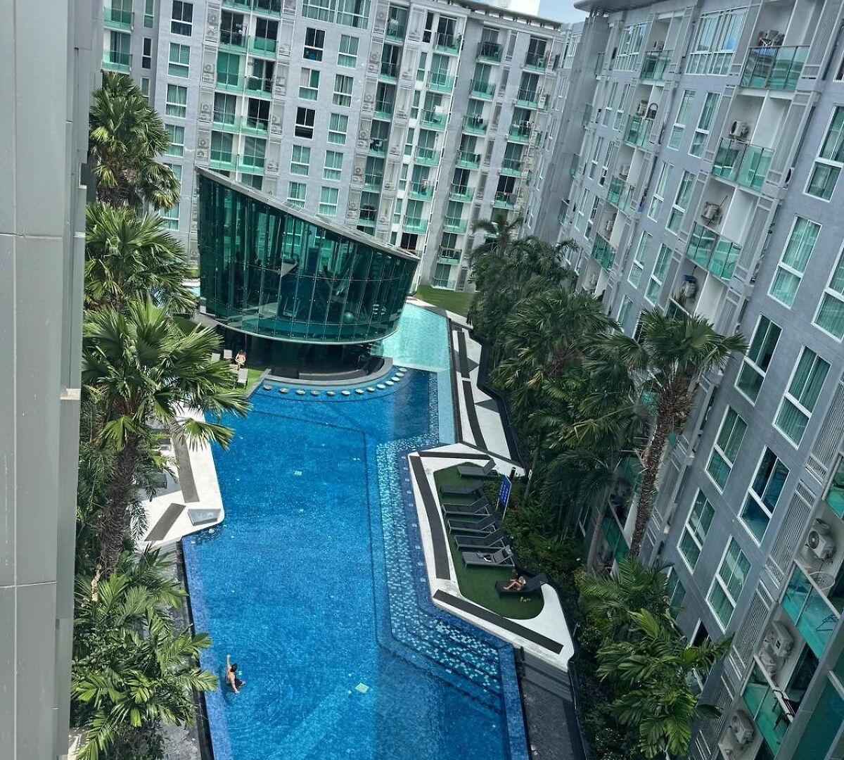อพาร์ทเม้น Modern 1br Near Soi Bukouw *