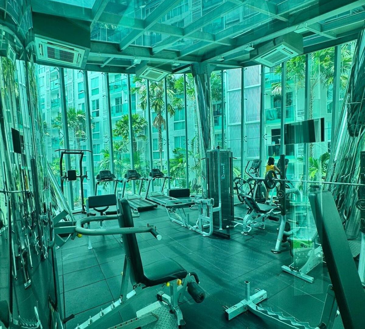 อพาร์ทเม้น Modern 1br Near Soi Bukouw *
