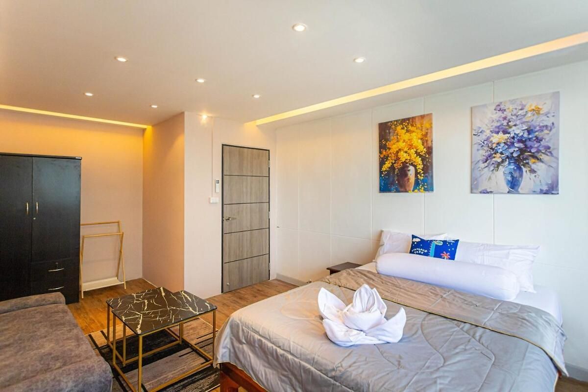 Sea View Apartment *