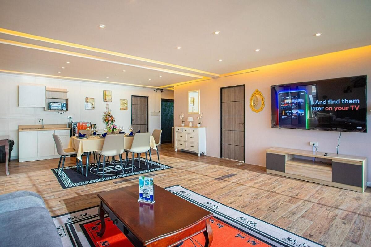 Sea View Apartment *
