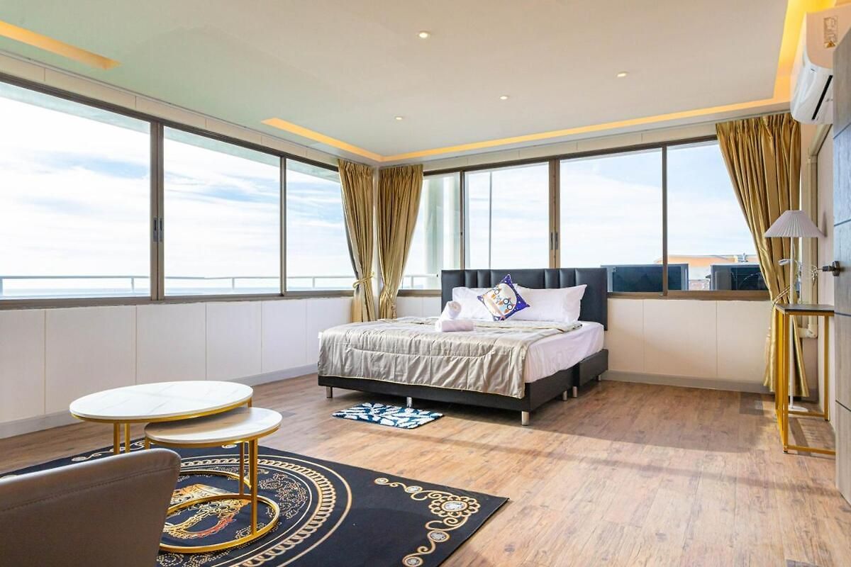 Sea View Apartment Pattaya