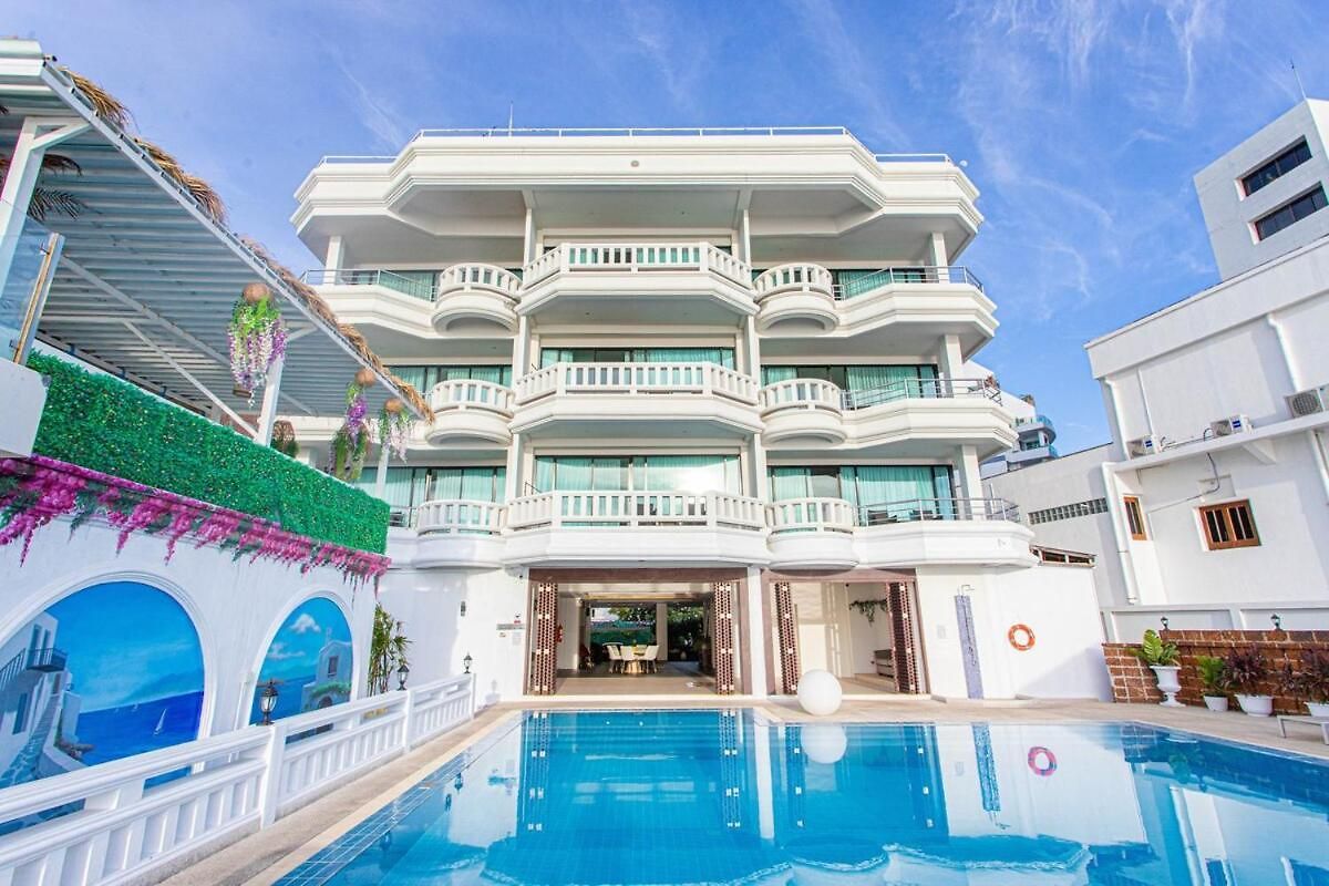 Sea View Apartment *