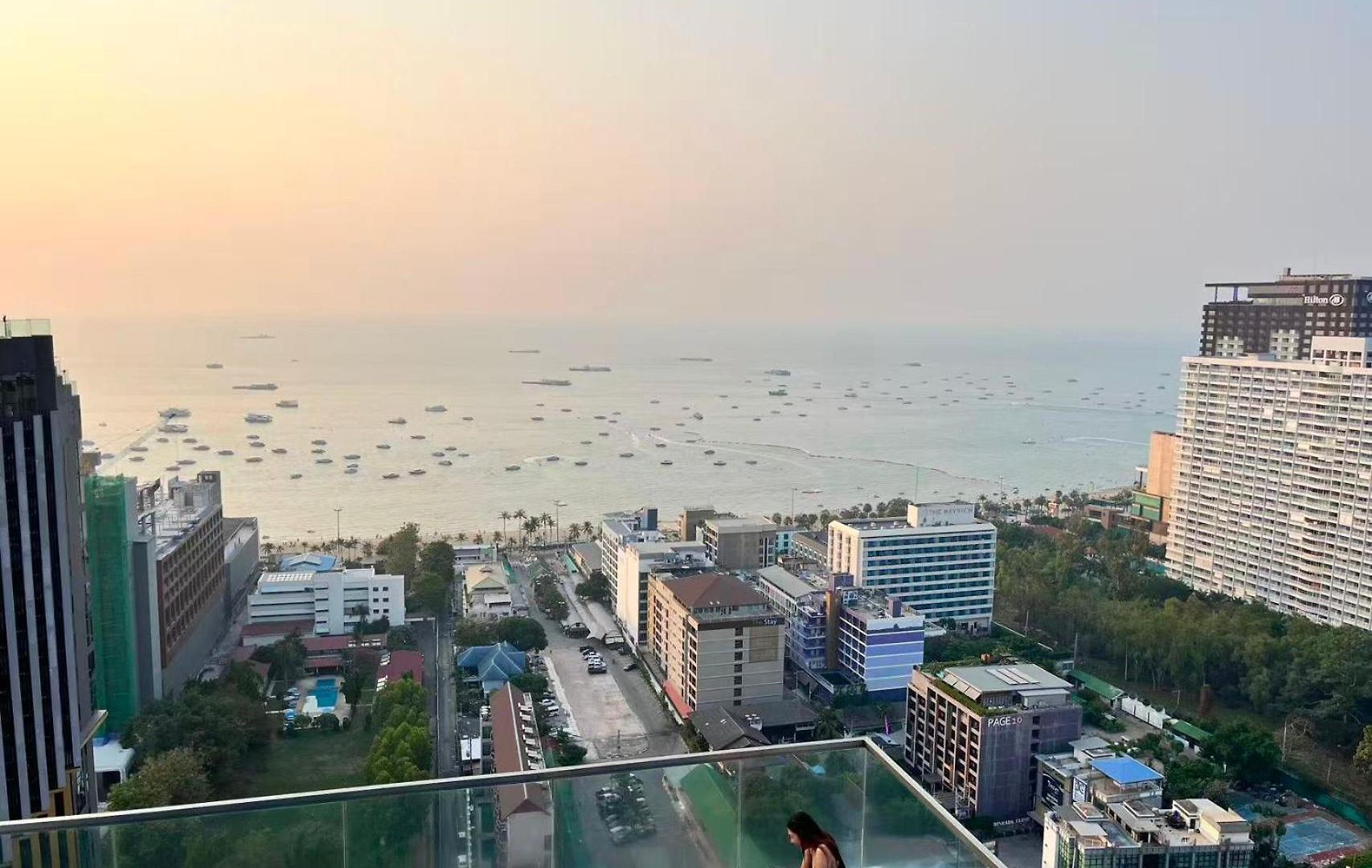 The Base Sea View อพาร์ทเม้น *