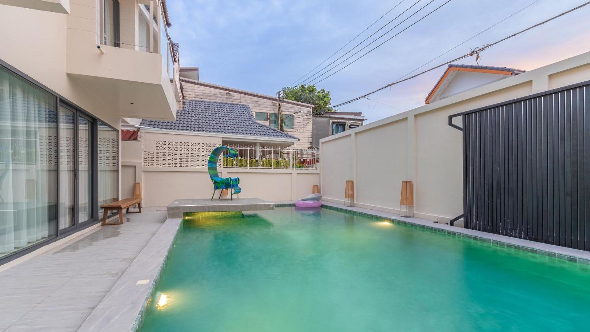 Villa T M L-urban Exquisite Pool -4 Bedrooms & 6 Bathrooms - Private Ktv - Prime Location -family & Group