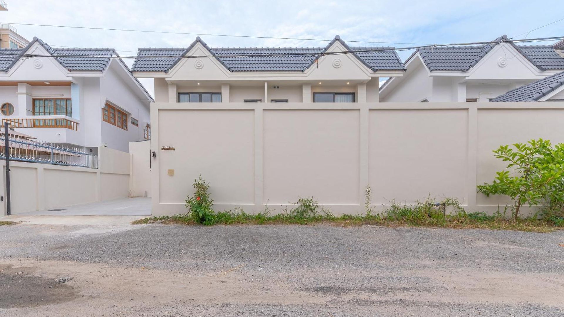 Villa T M L-urban Exquisite Pool -4 Bedrooms & 6 Bathrooms - Private Ktv - Prime Location -family & Group *