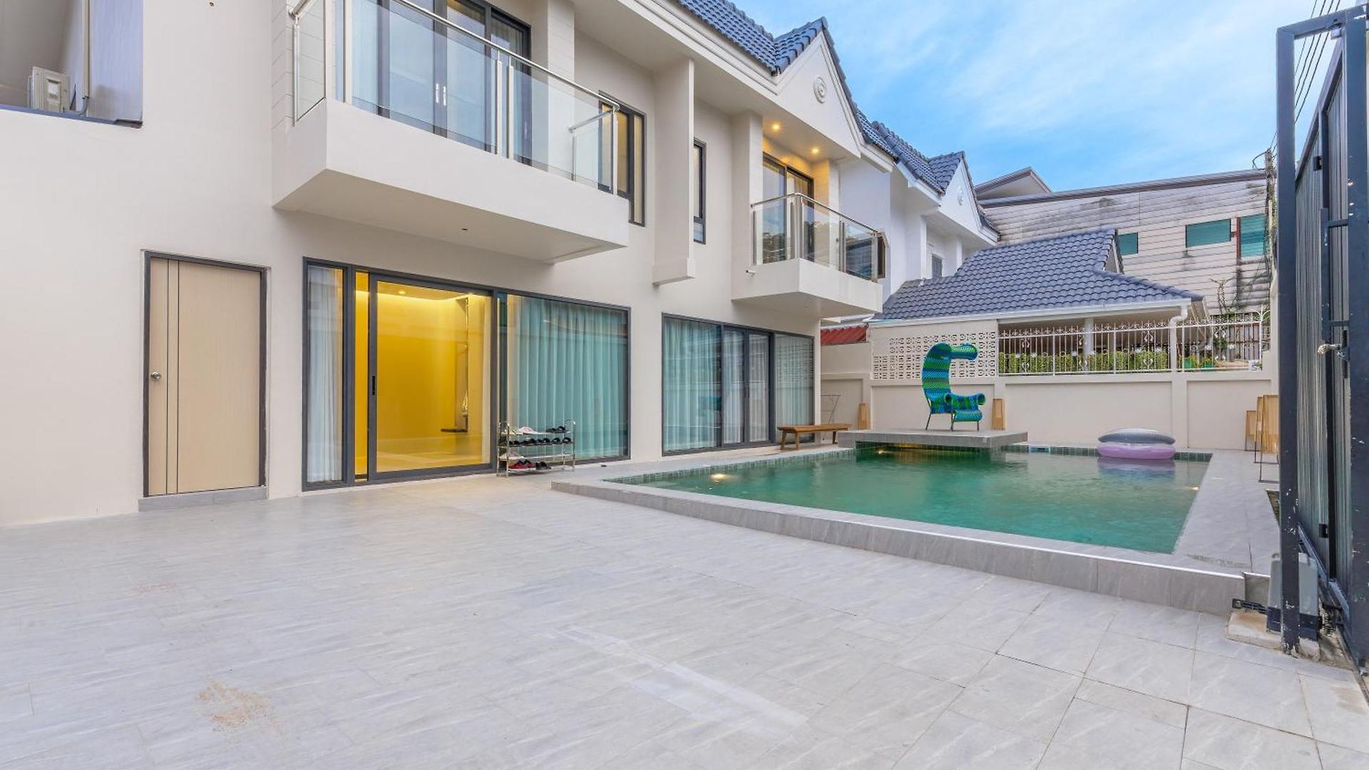 T M L-urban Exquisite Pool -4 Bedrooms & 6 Bathrooms - Private Ktv - Prime Location -family & Group Villa