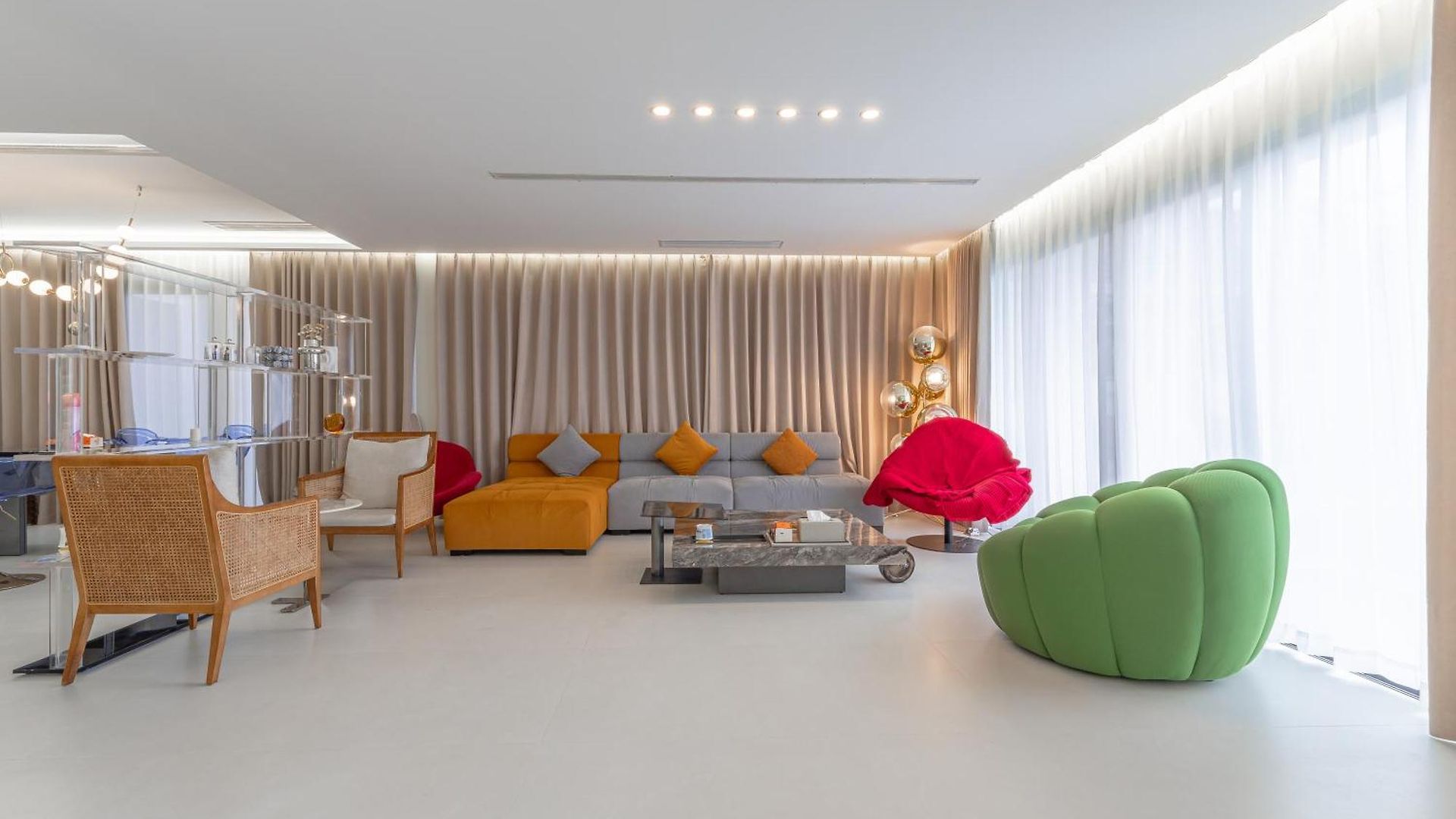 Villa T M L-urban Exquisite Pool -4 Bedrooms & 6 Bathrooms - Private Ktv - Prime Location -family & Group *