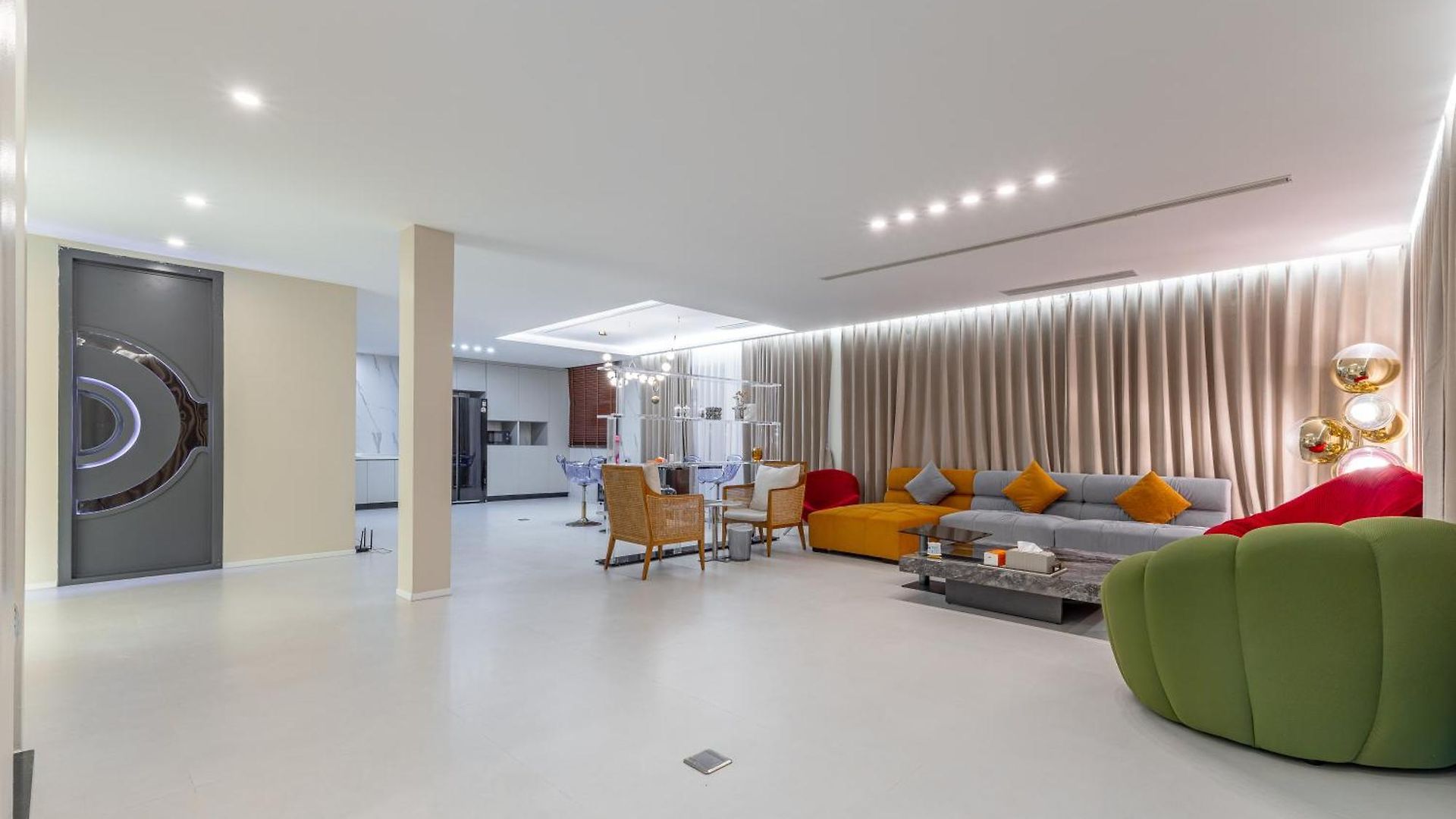 T M L-urban Exquisite Pool -4 Bedrooms & 6 Bathrooms - Private Ktv - Prime Location -family & Group Villa *