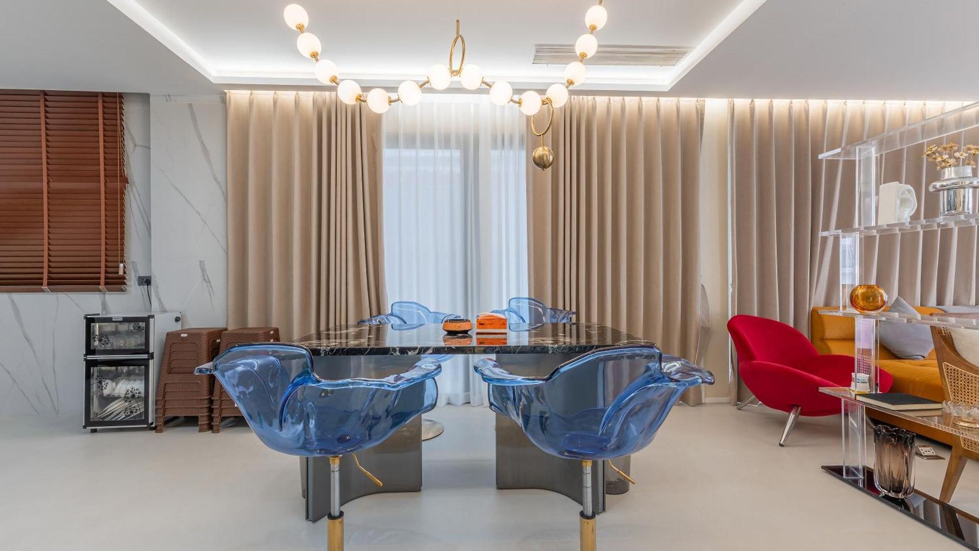 T M L-urban Exquisite Pool -4 Bedrooms & 6 Bathrooms - Private Ktv - Prime Location -family & Group