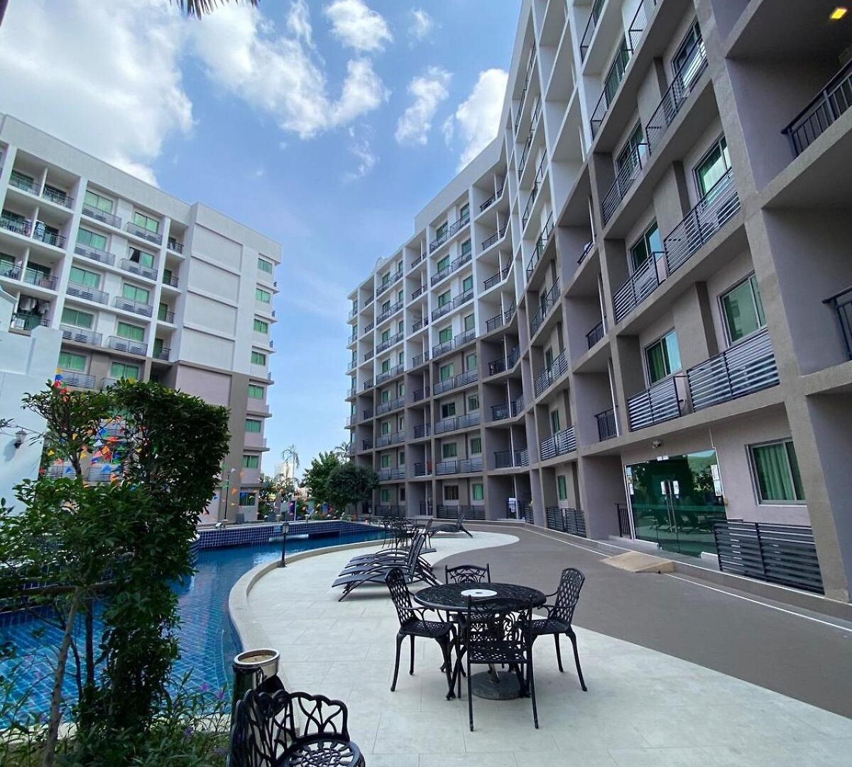 Famous With Charming Pool Apartment Pattaya