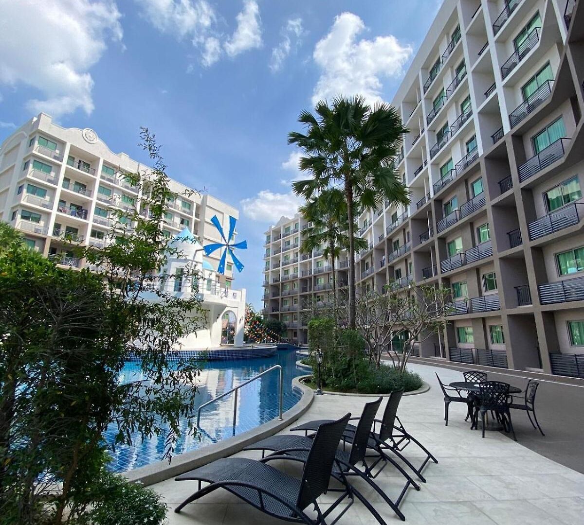 Apartment Famous With Charming Pool Pattaya