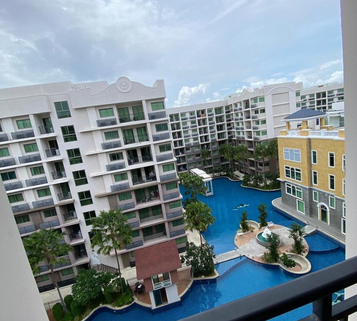 Apartment Famous With Charming Pool Pattaya