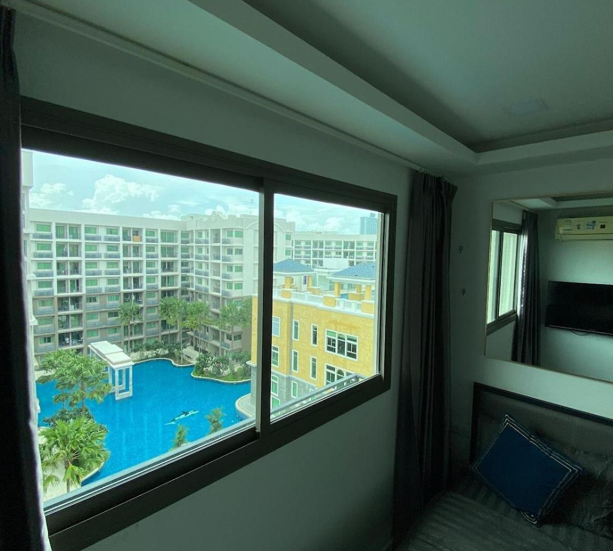 Famous With Charming Pool Apartment