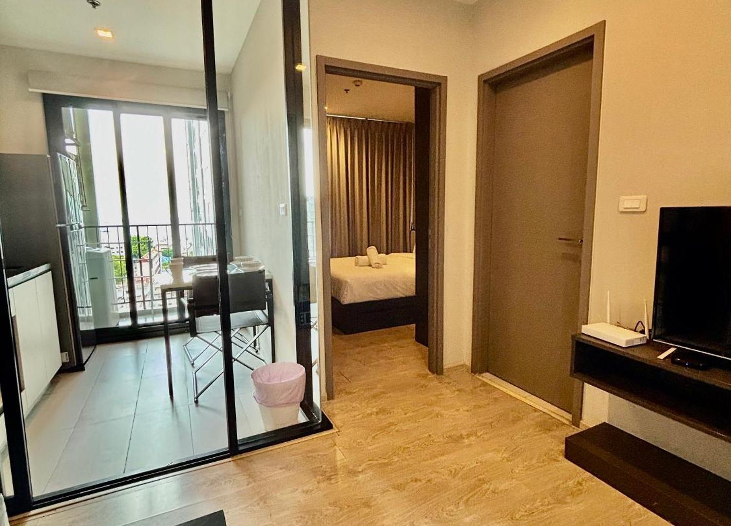 อพาร์ทเม้น The Base Sea View *