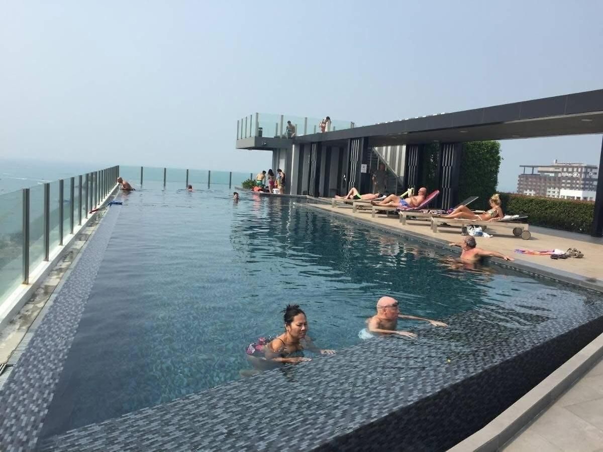 The Base Sea View * Pattaya