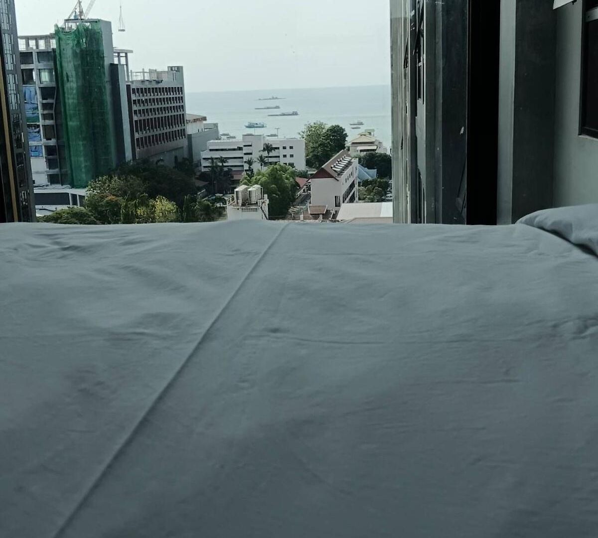The Base Sea View อพาร์ทเม้น