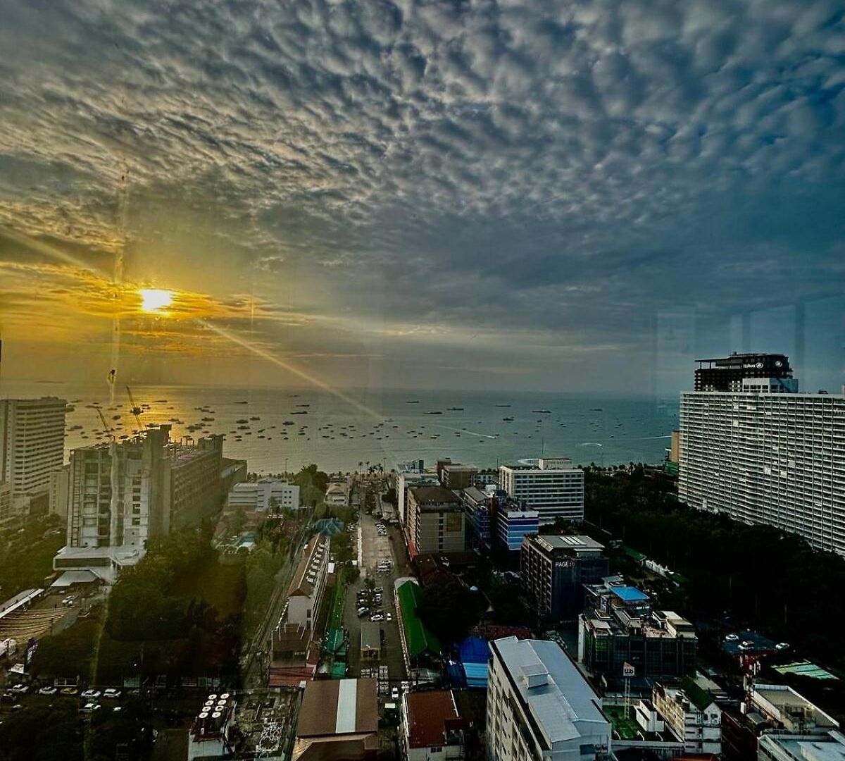 The Base Sea View *