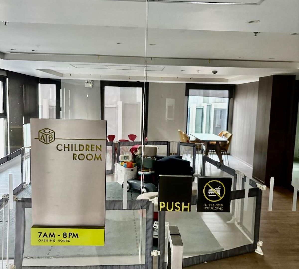 The Base Sea View อพาร์ทเม้น