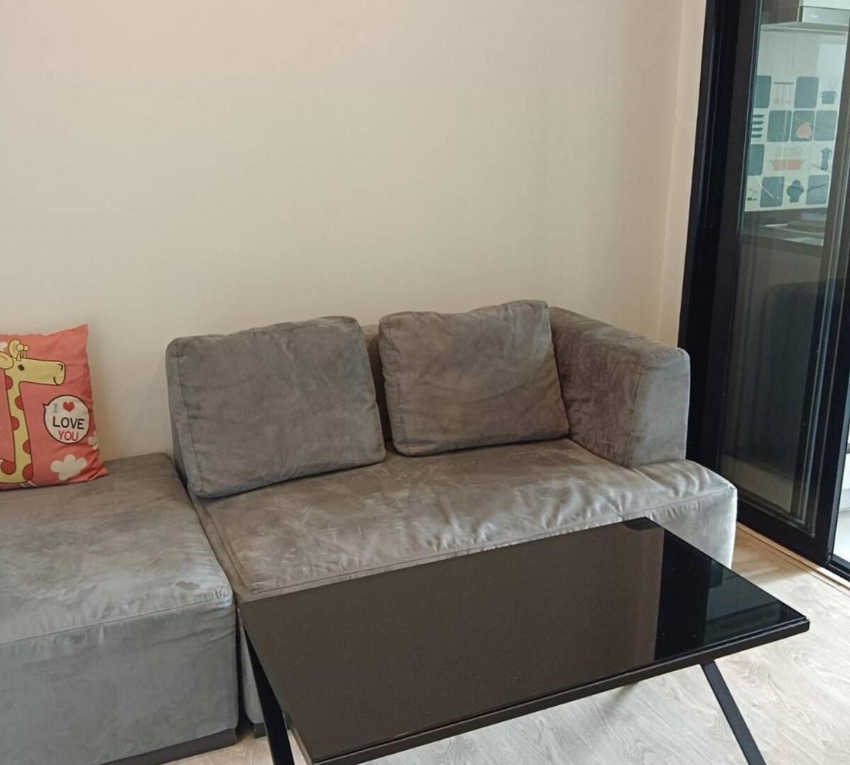 อพาร์ทเม้น The Base Sea View *