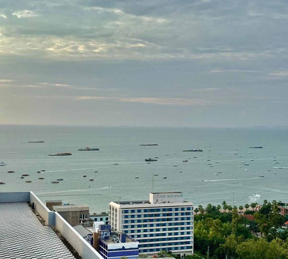 The Base Sea View * Pattaya