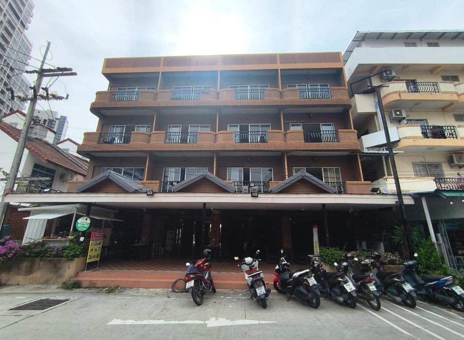 อพาร์ตโฮเทล Peter's House2 Five Minutes To The 3*